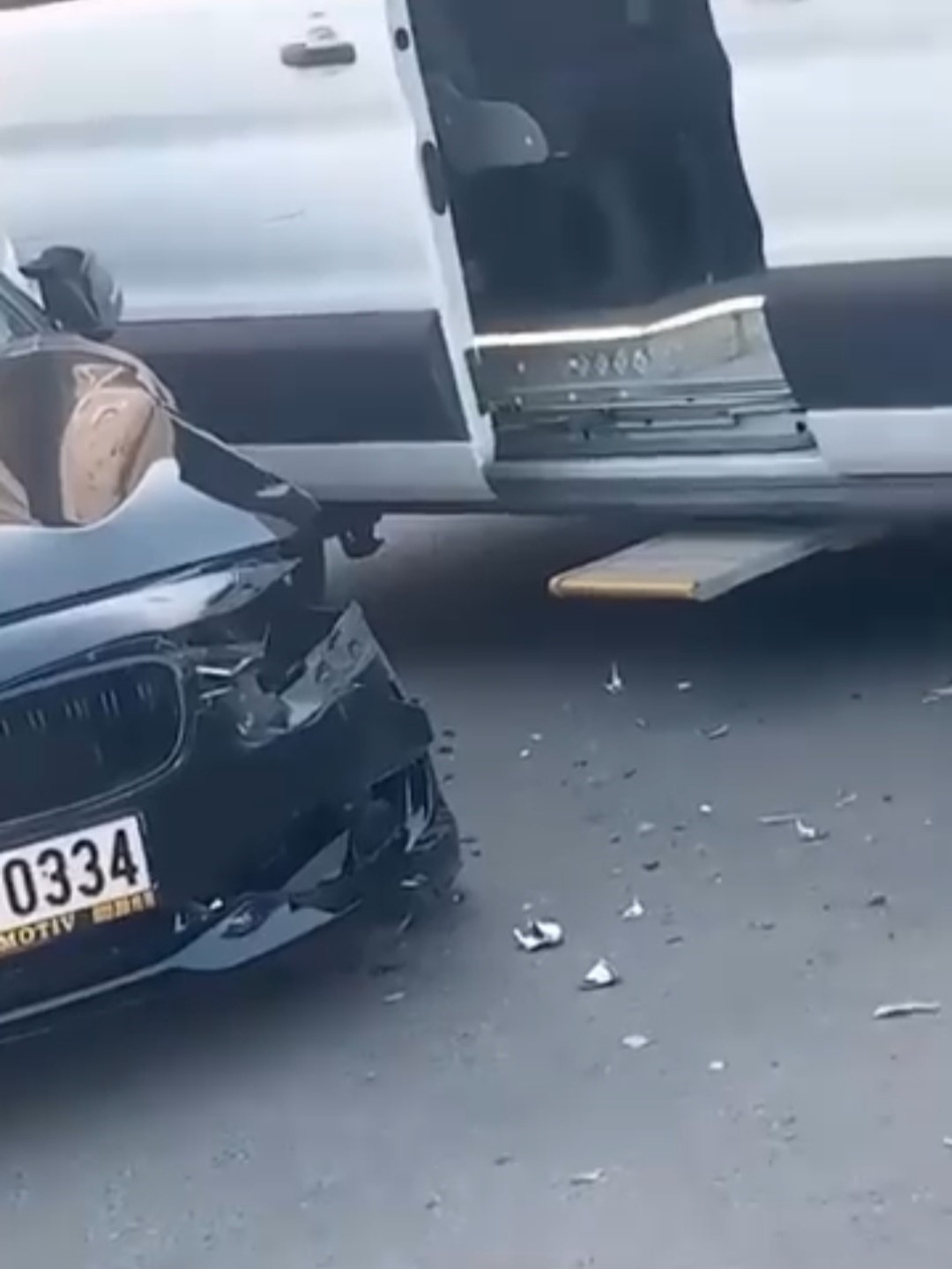 Siirt’te minibüs ile otomobil çarpıştı