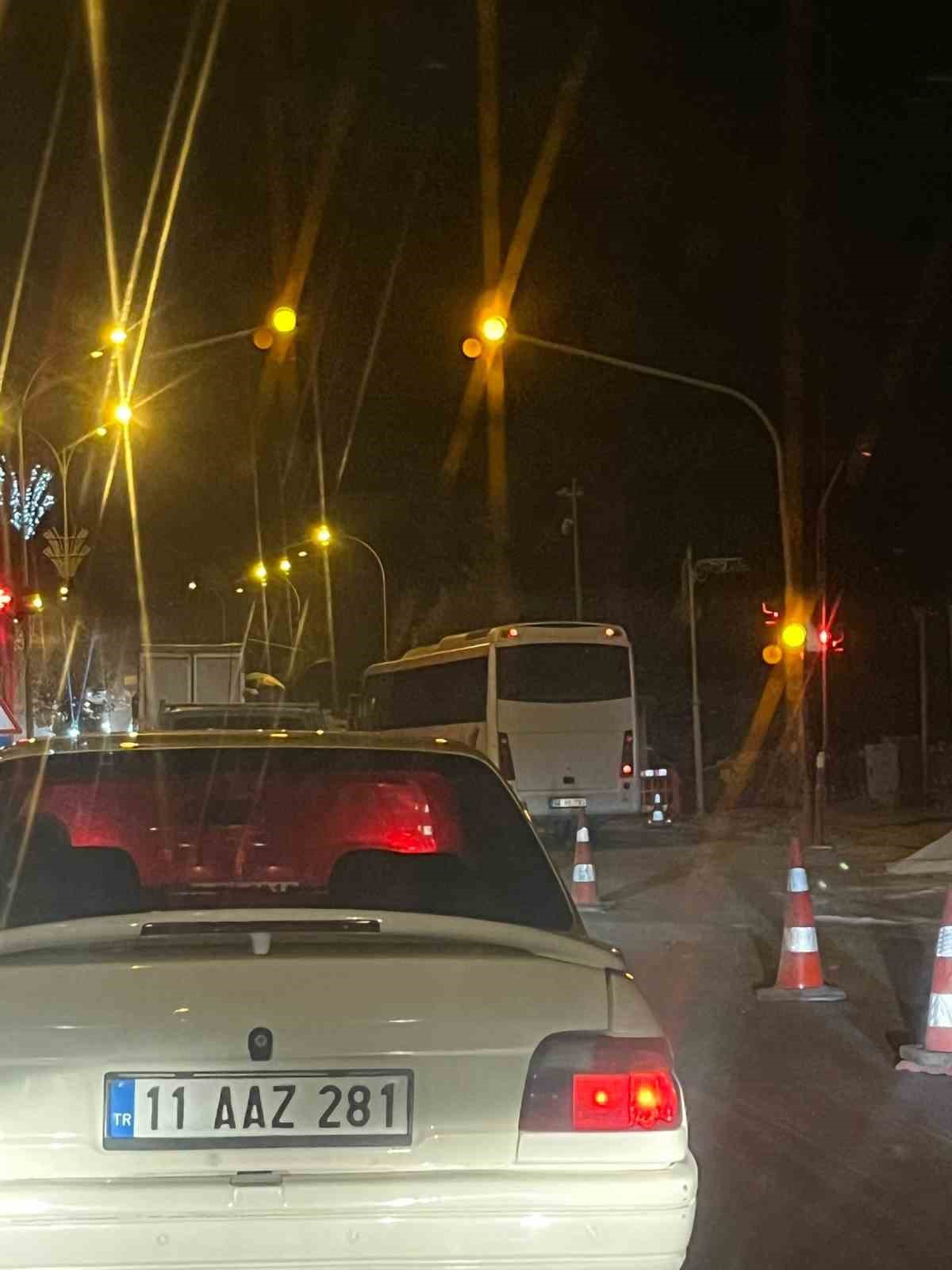 Kahramanmaraş’ın Pazarcık ilçesinde yol trafiğe açıldı