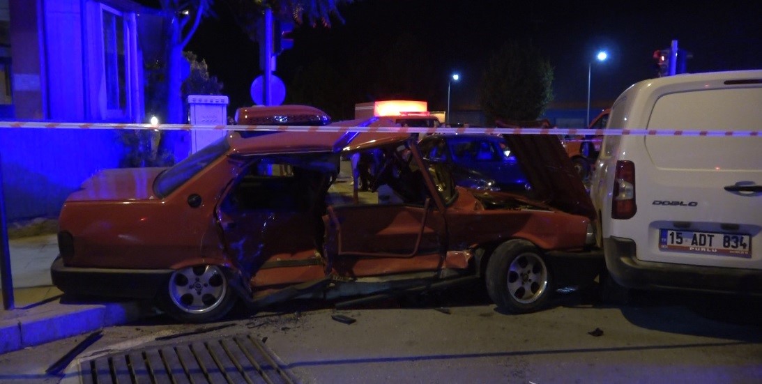 Burdur’da feci kaza: 1 ölü 4 yaralı