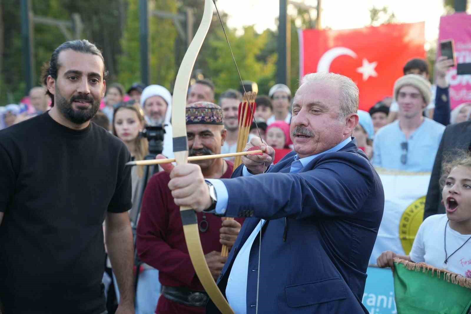 Ümraniye’de 9. Geleneksel Türk Okçuluğu Puta Yarışması yapıldı