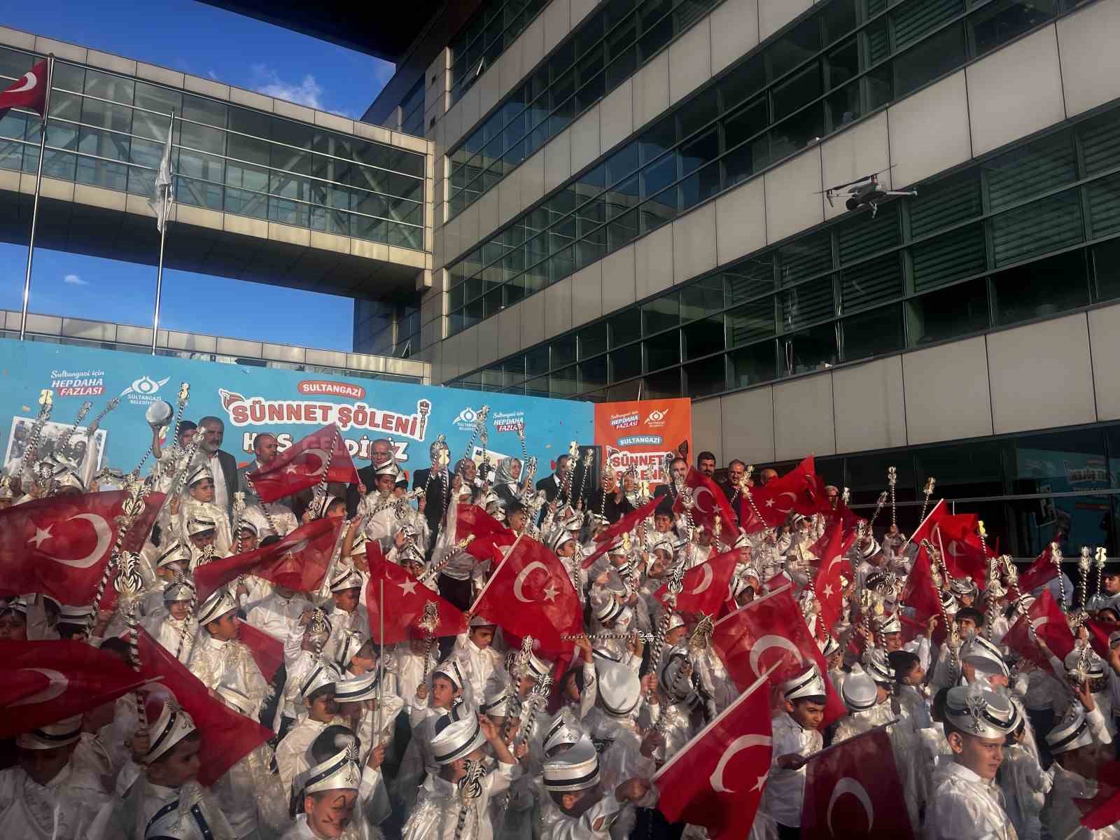 Sultangazi&rsquo;de bin 500 &ccedil;ocuğa s&uuml;nnet ş&ouml;leni
