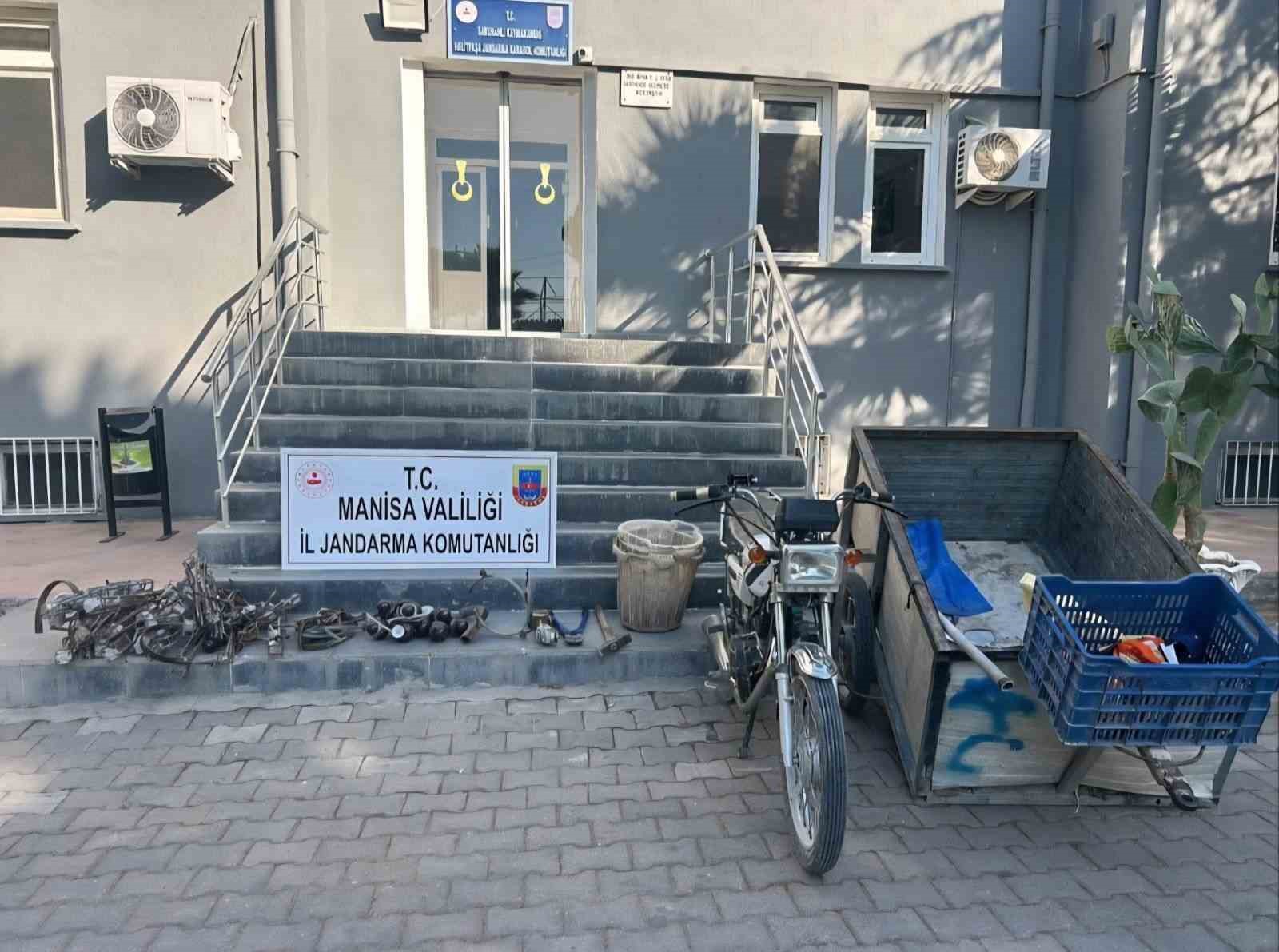 Jandarmadan hırsızlara su&ccedil;&uuml;st&uuml; baskın
