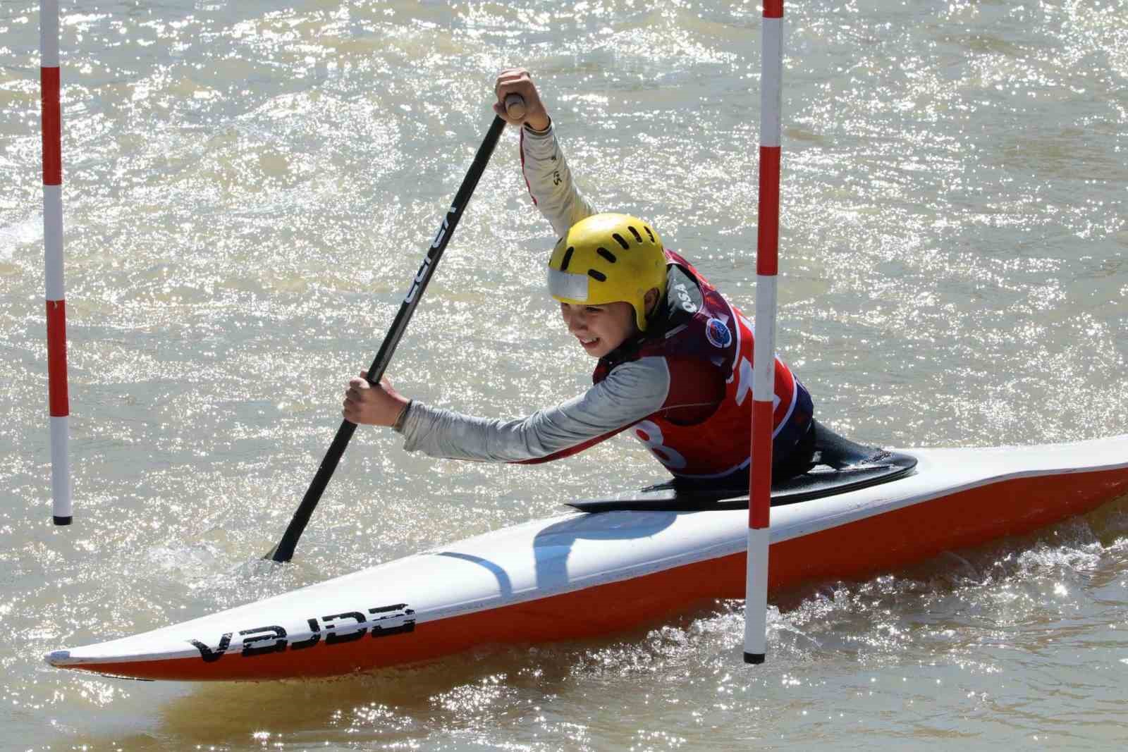 Erzincan’da, Akarsu Kano Slalom Türkiye Kupası yarışları