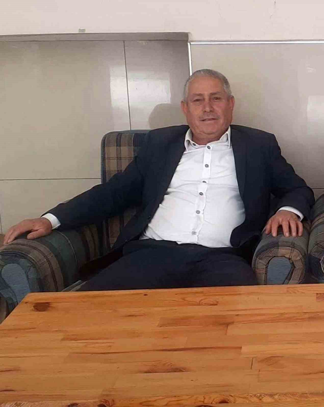 Kanala devrilen ara&ccedil;taki baba ve oğlu boğuldu
