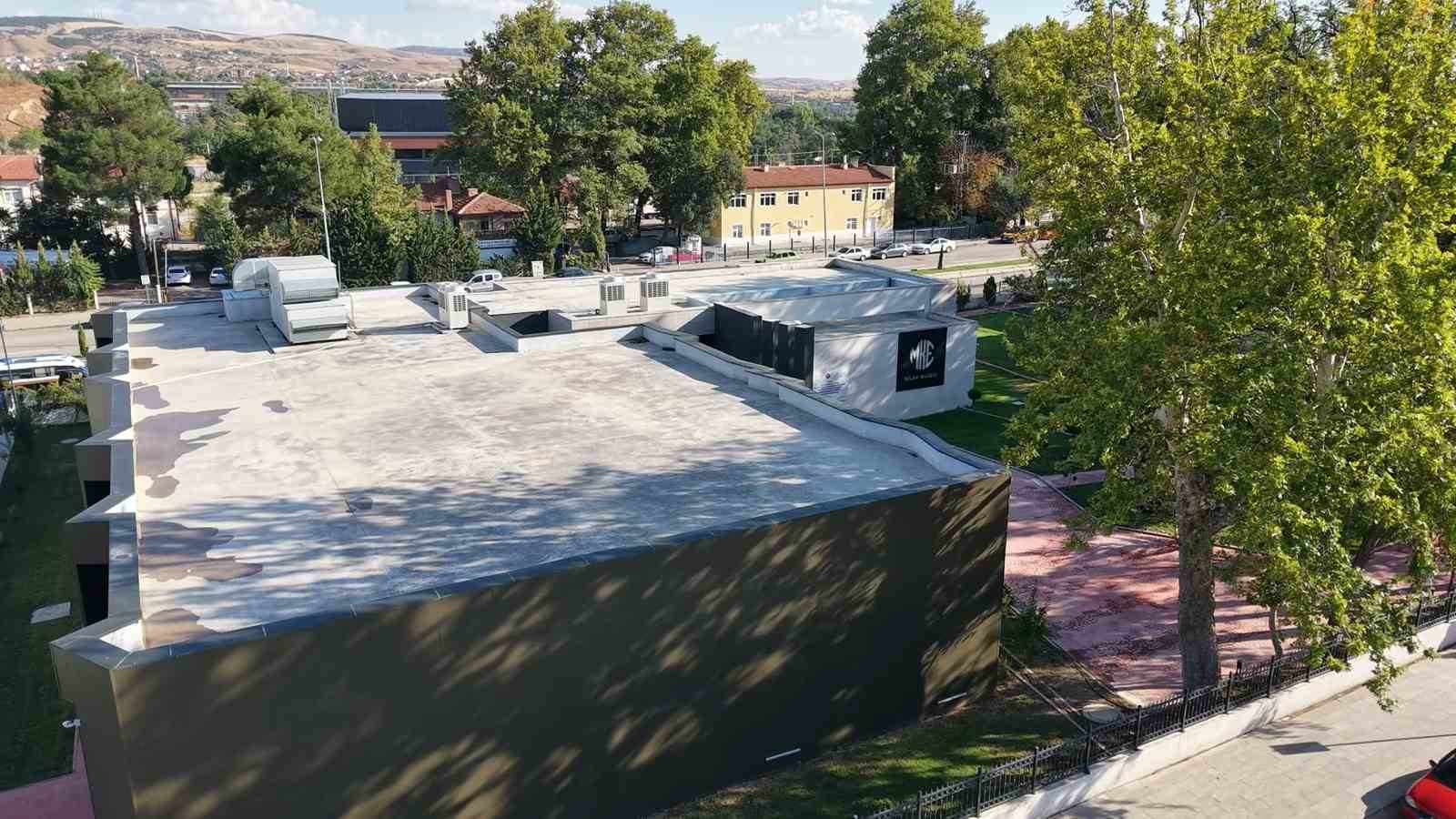 MKE Silah Müzesi açılmadı, gençler tepki gösterdi: "Yerli ve milli silahlarımızı görmek hakkımız"