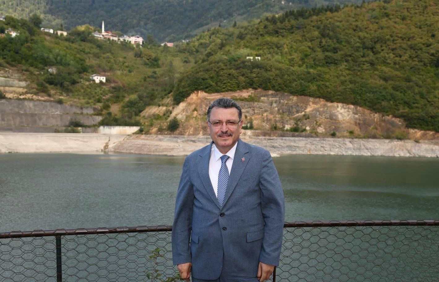 Başkan Gen&ccedil;: "G&ouml;letlerle su kaynaklarımızı g&uuml;vence altına alacağız"
