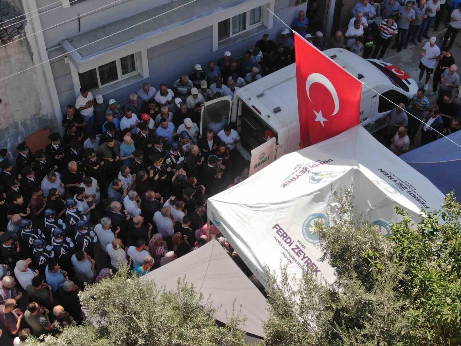 Şehit Uzman Çavuş Yeşil’in Salihli’deki baba ocağında helallik alındı