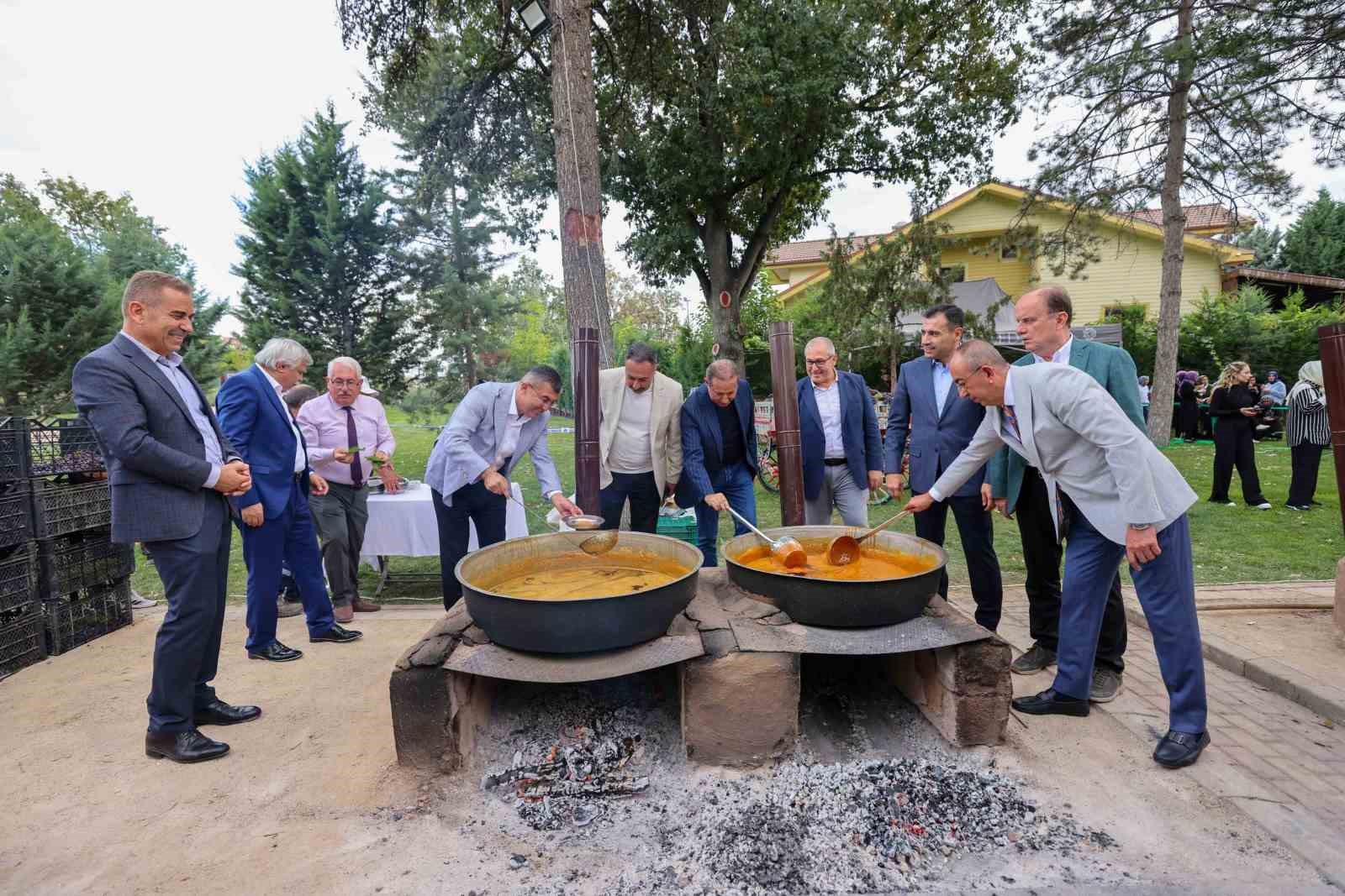 Meram Bağı&rsquo;nda kazanlar d&ouml;rd&uuml;nc&uuml; kez kuruldu
