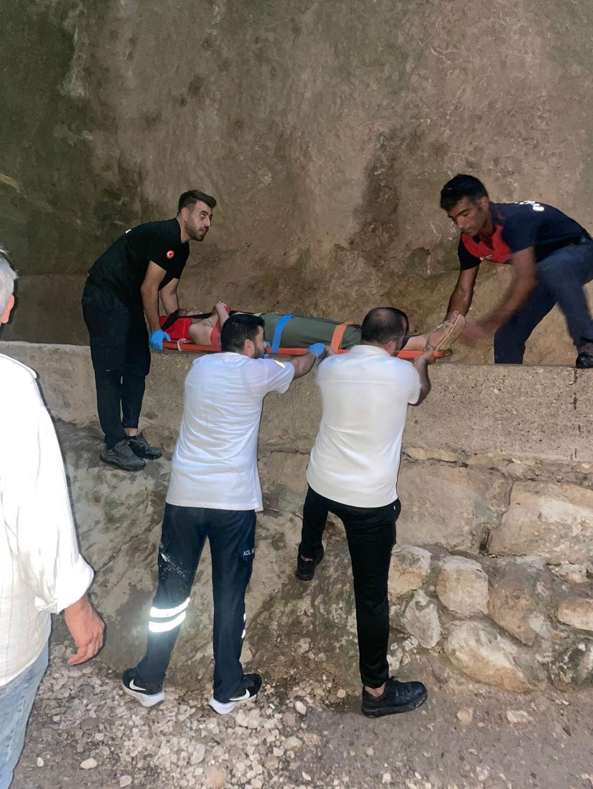 Titus Tüneli’nde dengesini kaybederek düşen vatandaş yaralandı