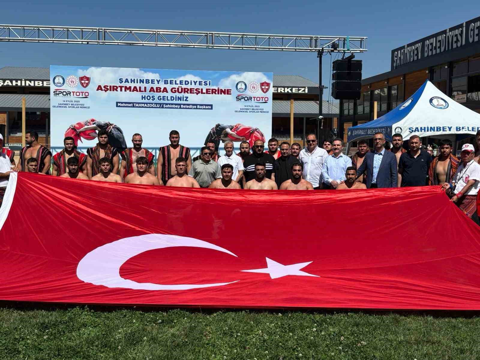 Gaziantep’te geleneksel aşırtmalı aba güreşleri heyecanı başladı