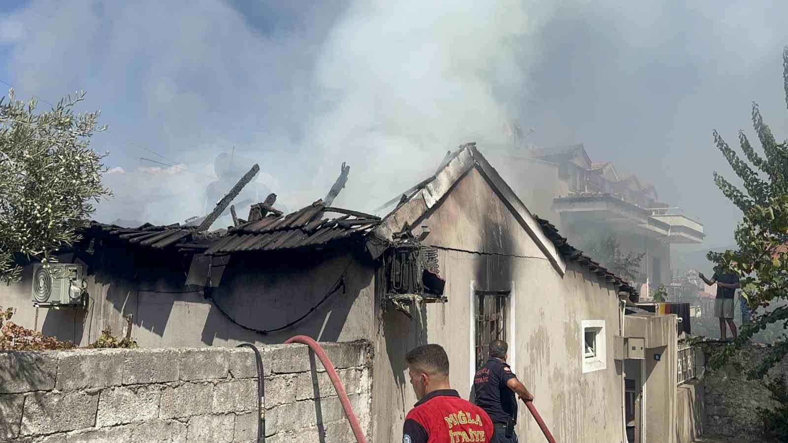 Fethiye&rsquo;de ev yangını korkuttu
