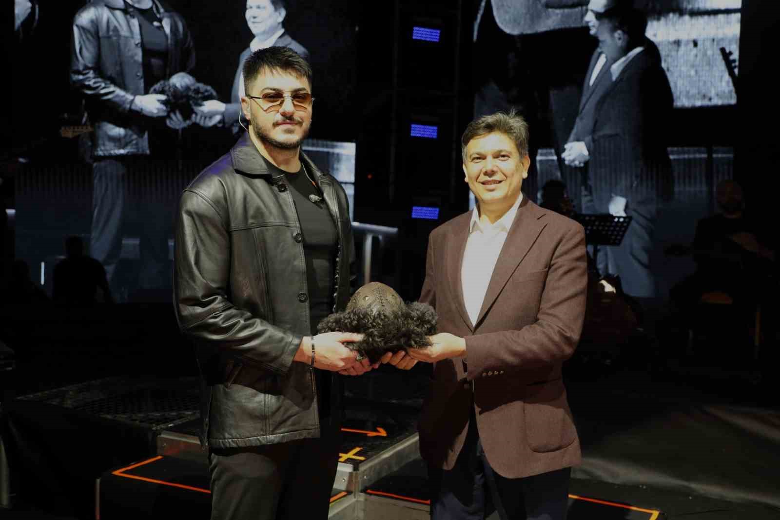 Semicenk konserinde izdiham yaşandı
