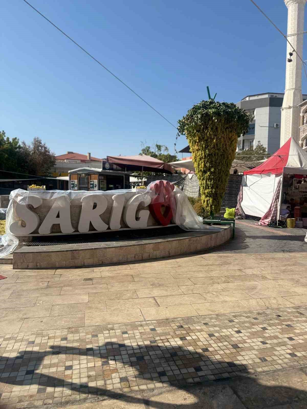 Dev &uuml;z&uuml;m salkımı festivale damga vurdu
