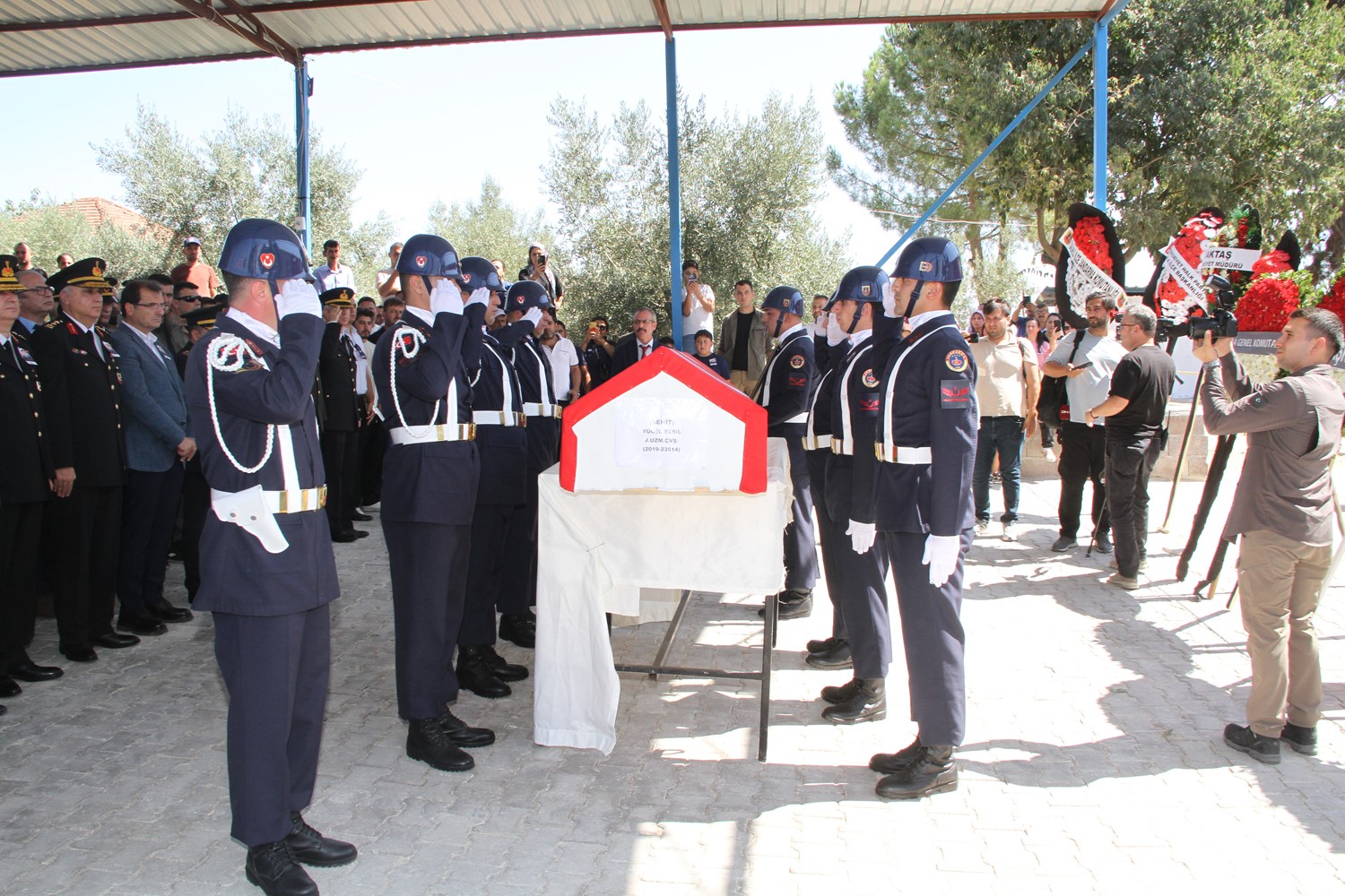 Manisa şehidini gözyaşlarıyla uğurladı