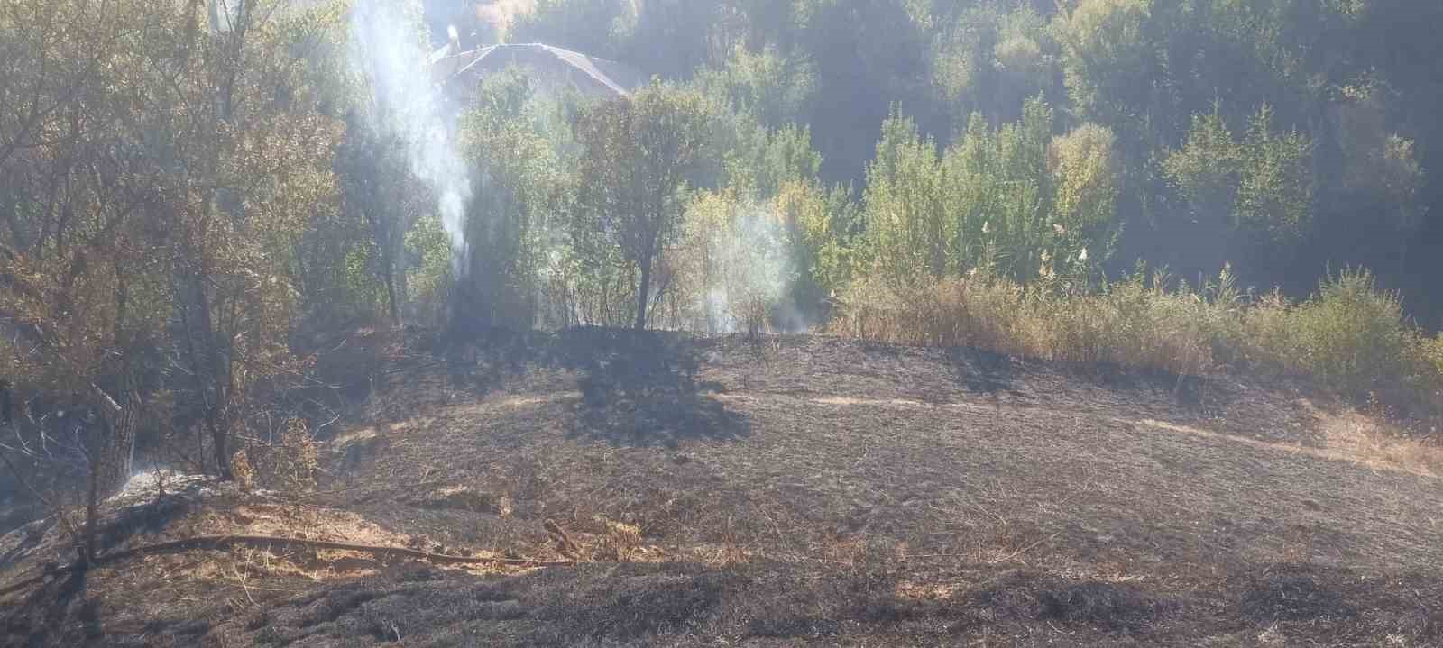 P&uuml;t&uuml;rge&rsquo;de bah&ccedil;e yangını korkuttu
