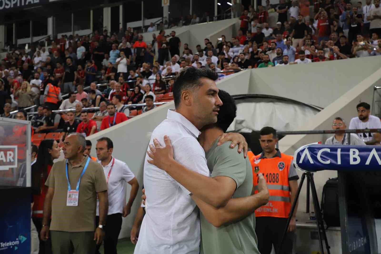 Trendyol S&uuml;per Lig: Gaziantep FK: 0 - Kocaelispor: 0 (Ma&ccedil; devam ediyor)
