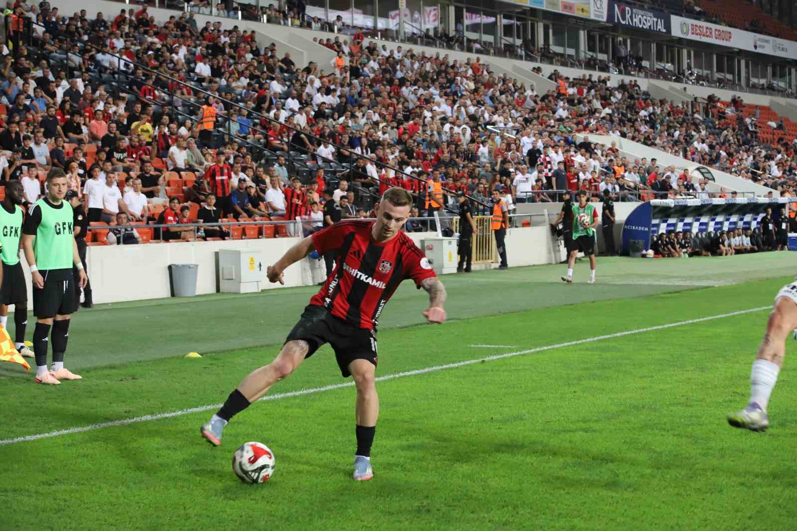 Trendyol S&uuml;per Lig: Gaziantep FK: 0 - Kocaelispor: 0 (İlk yarı)
