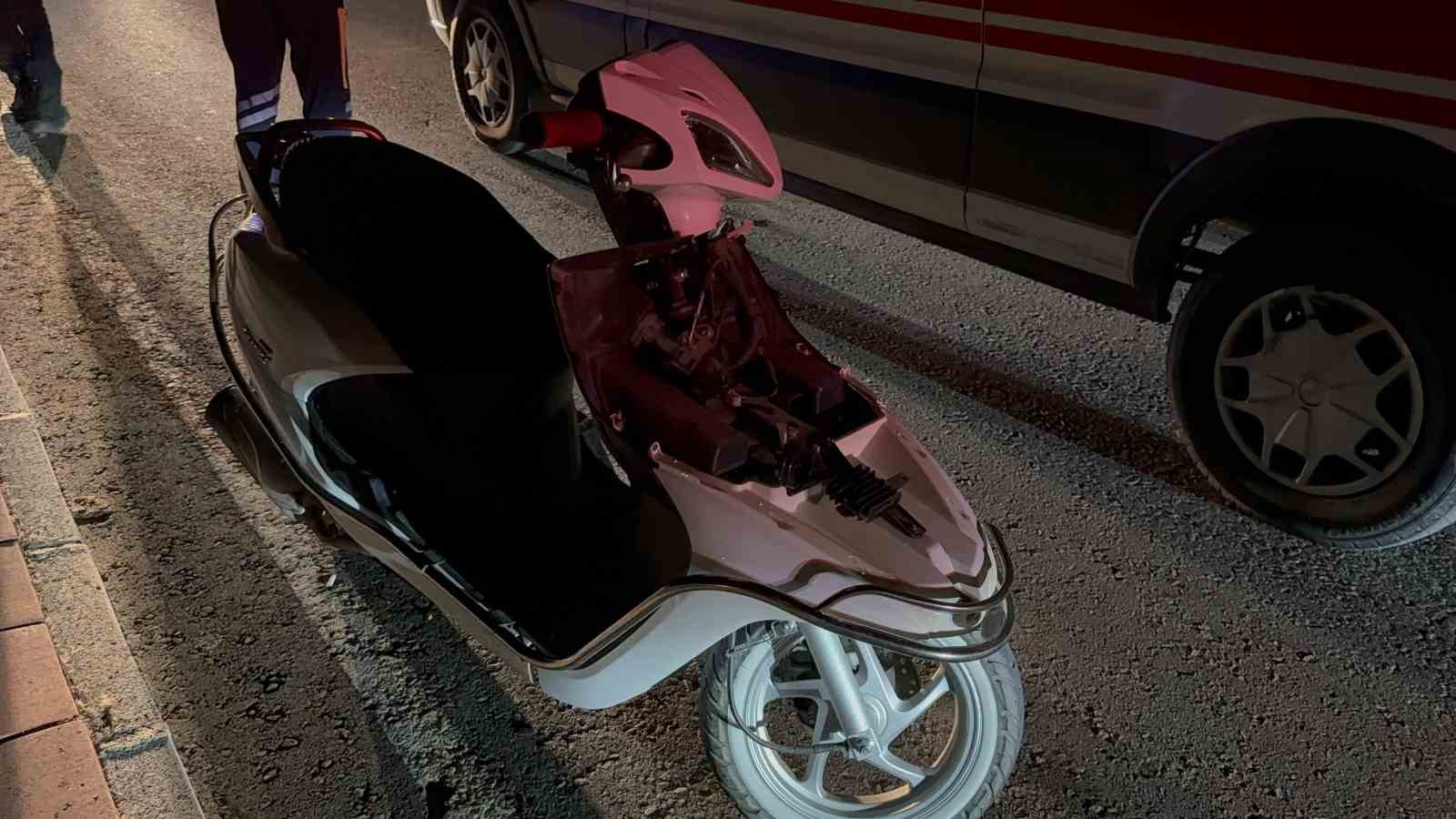 İki motosikletin çarpıştığı kazada 3 çocuk yaralandı