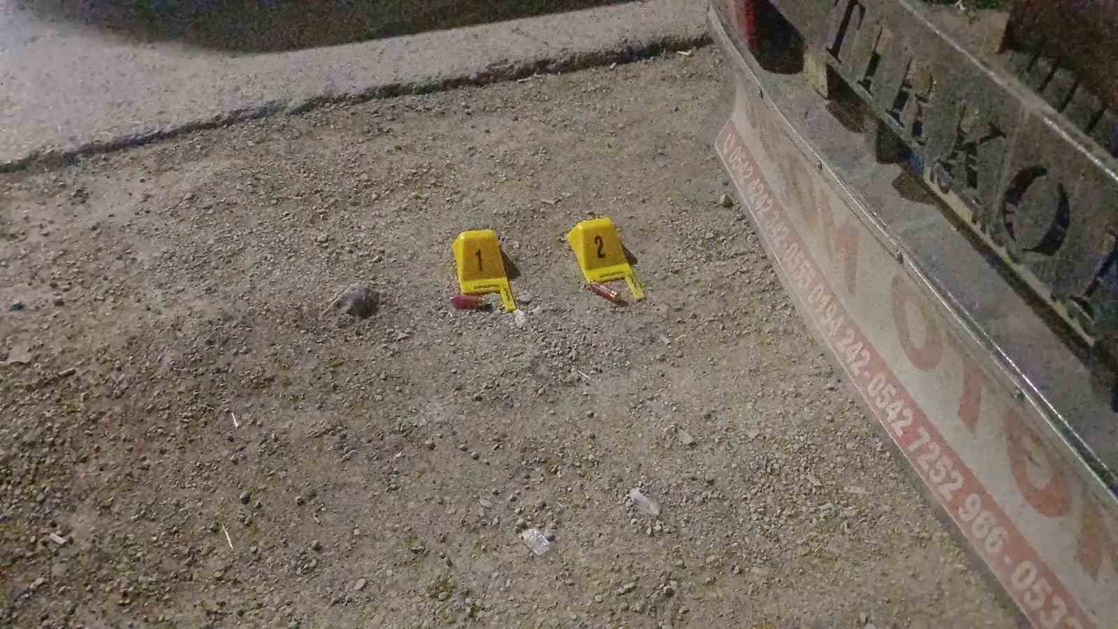 Binayı kurşunlayıp kayıplara karıştılar
