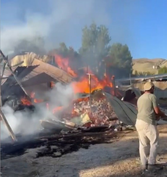 Köyde saman yangını