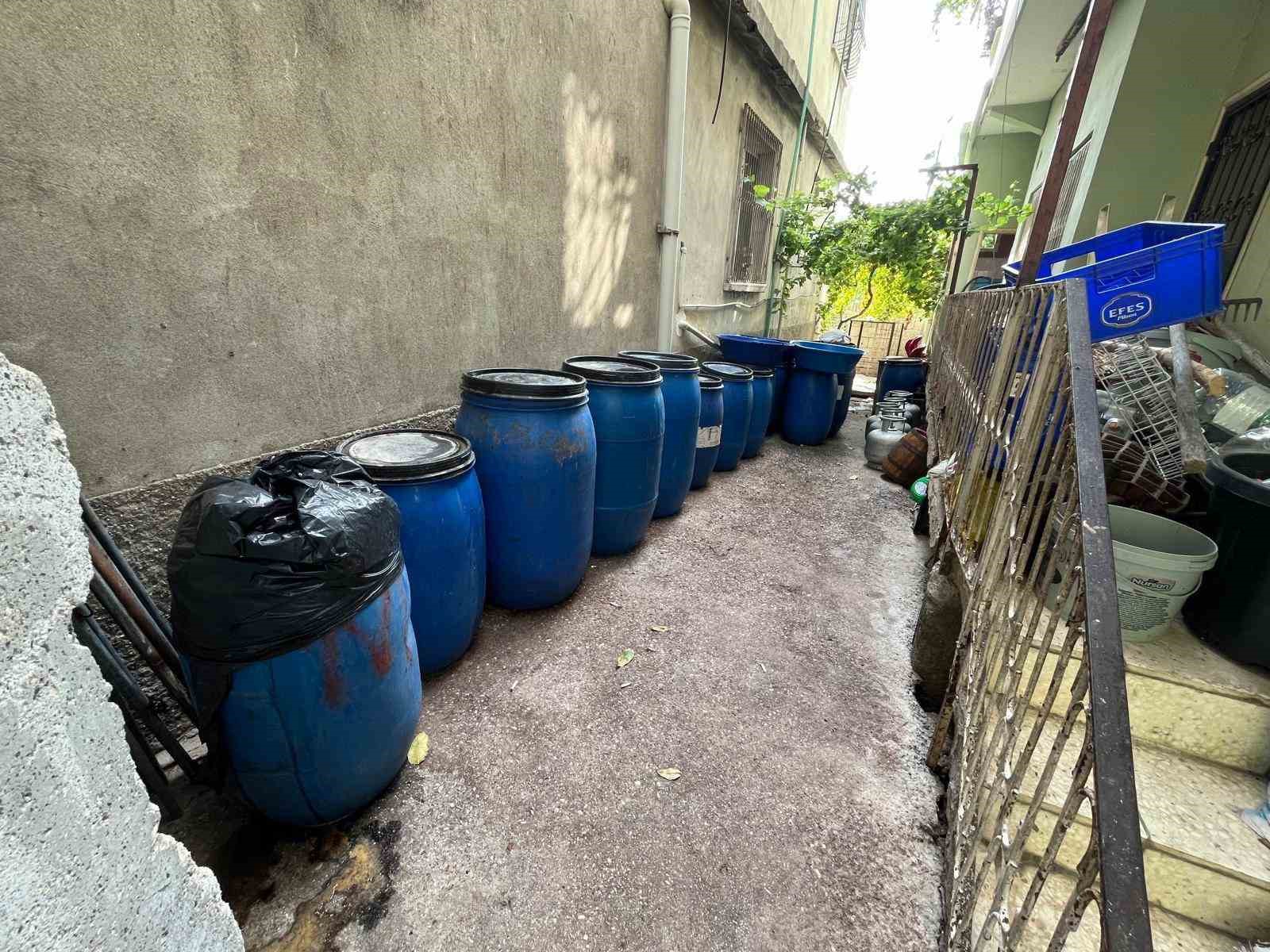 Adana’da 3 bin 650 litre sahte içki ele geçirildi: 4 gözaltı