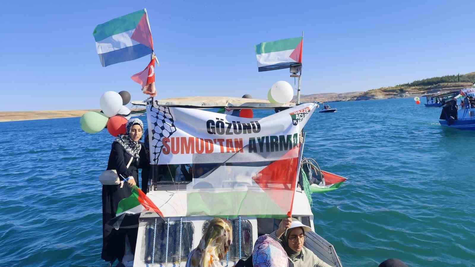 Adıyaman’da teknelerle ’Global Sumud Filosu’na destek