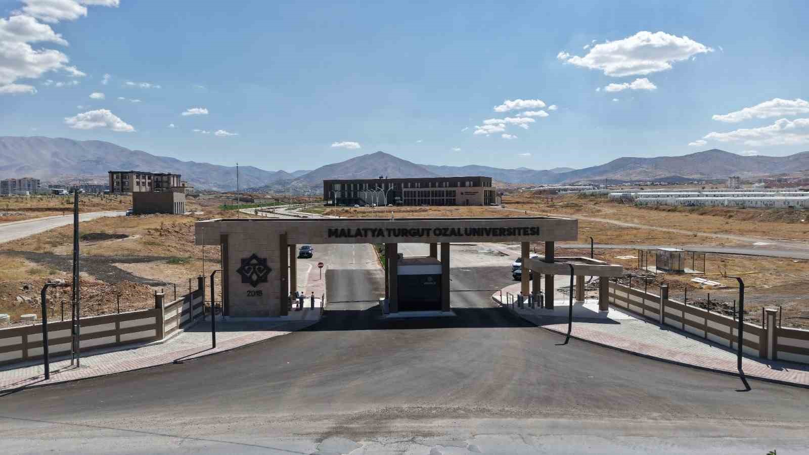 Malatya Turgut Özal Üniversitesi büyüyerek yoluna devam ediyor