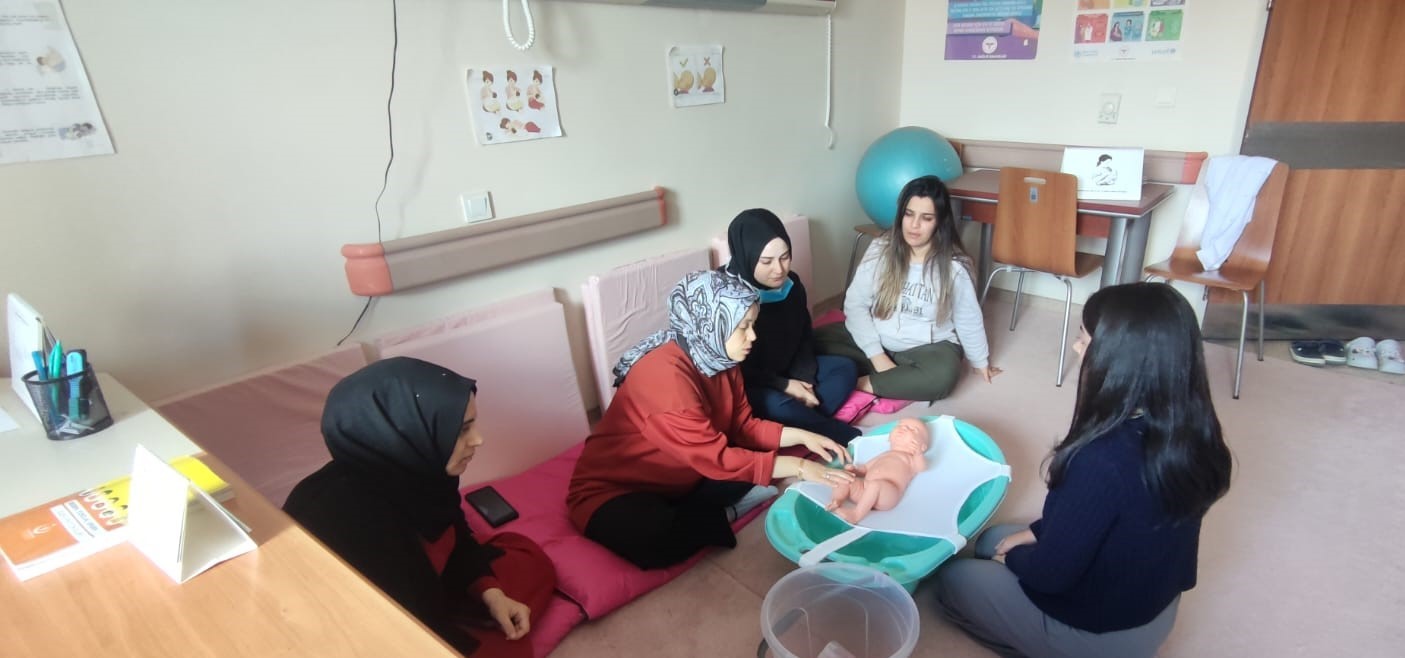 Eğitimler yüz yüze veriliyor