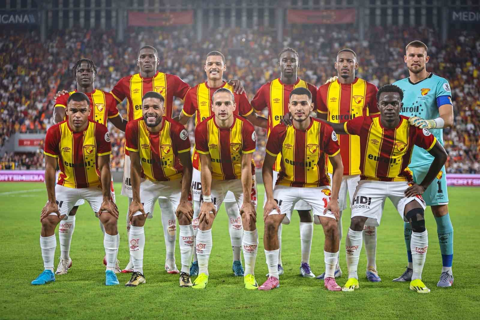Göztepe, ligde kaybetmeyen üç takımdan birisi