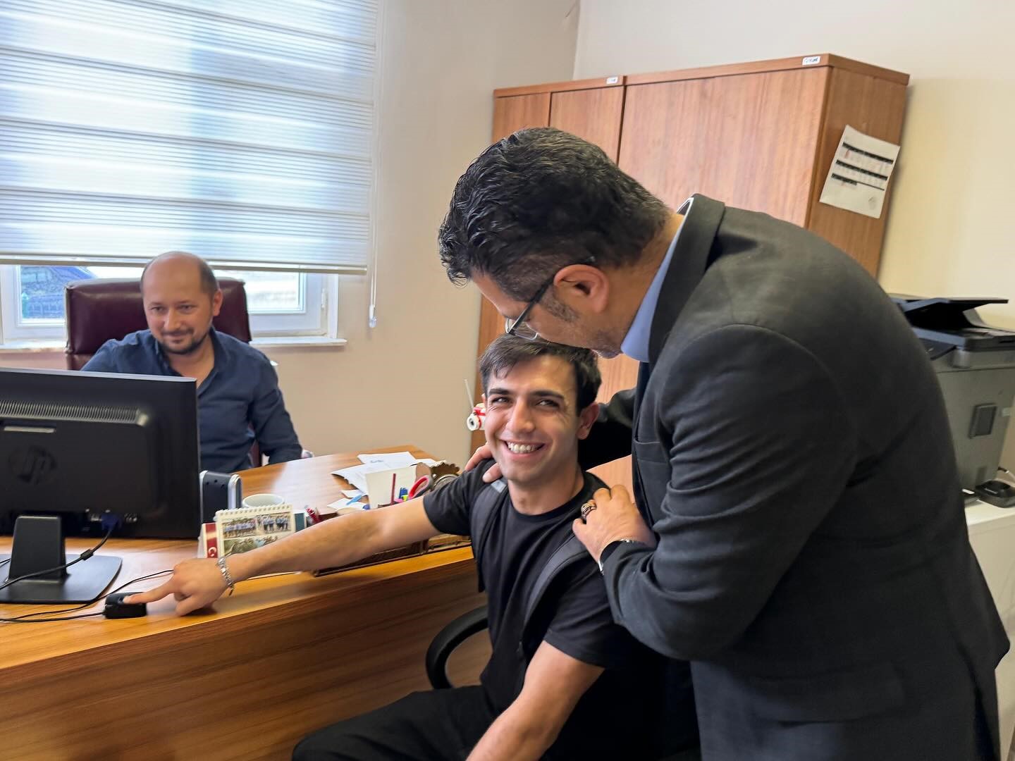 K&uuml;tahya&rsquo;ya gelen &uuml;niversite &ouml;ğrencilerine otogarda sıcak karşılama
