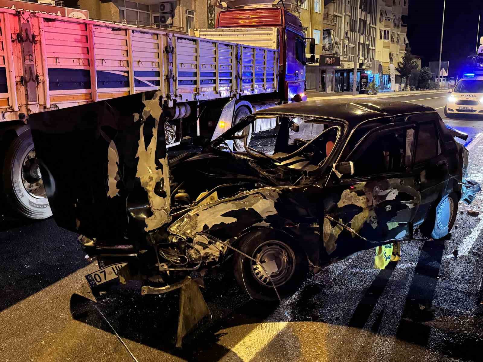 Antalya’da tırla çarpışan otomobil sürücüsünden acı haber geldi