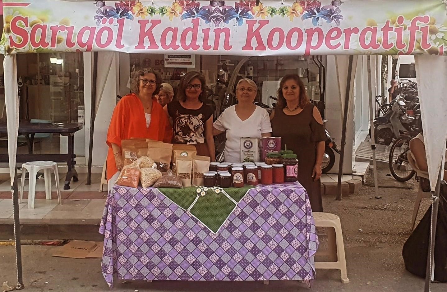 Doğal ürünleriyle festivale renk kattılar