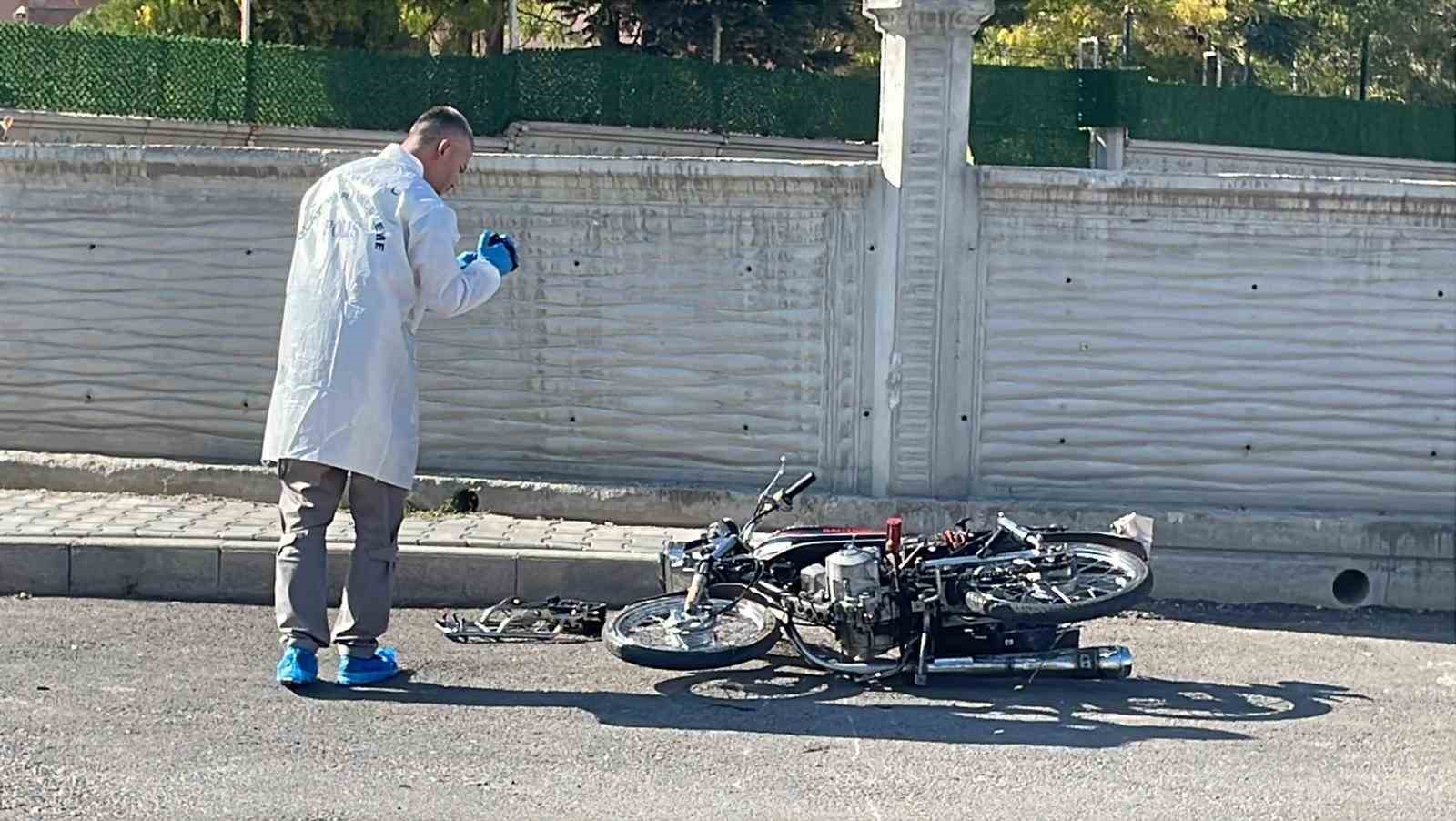 Karaman’da 1’i ağır 2 kişinin yaralandığı kaza kamerada