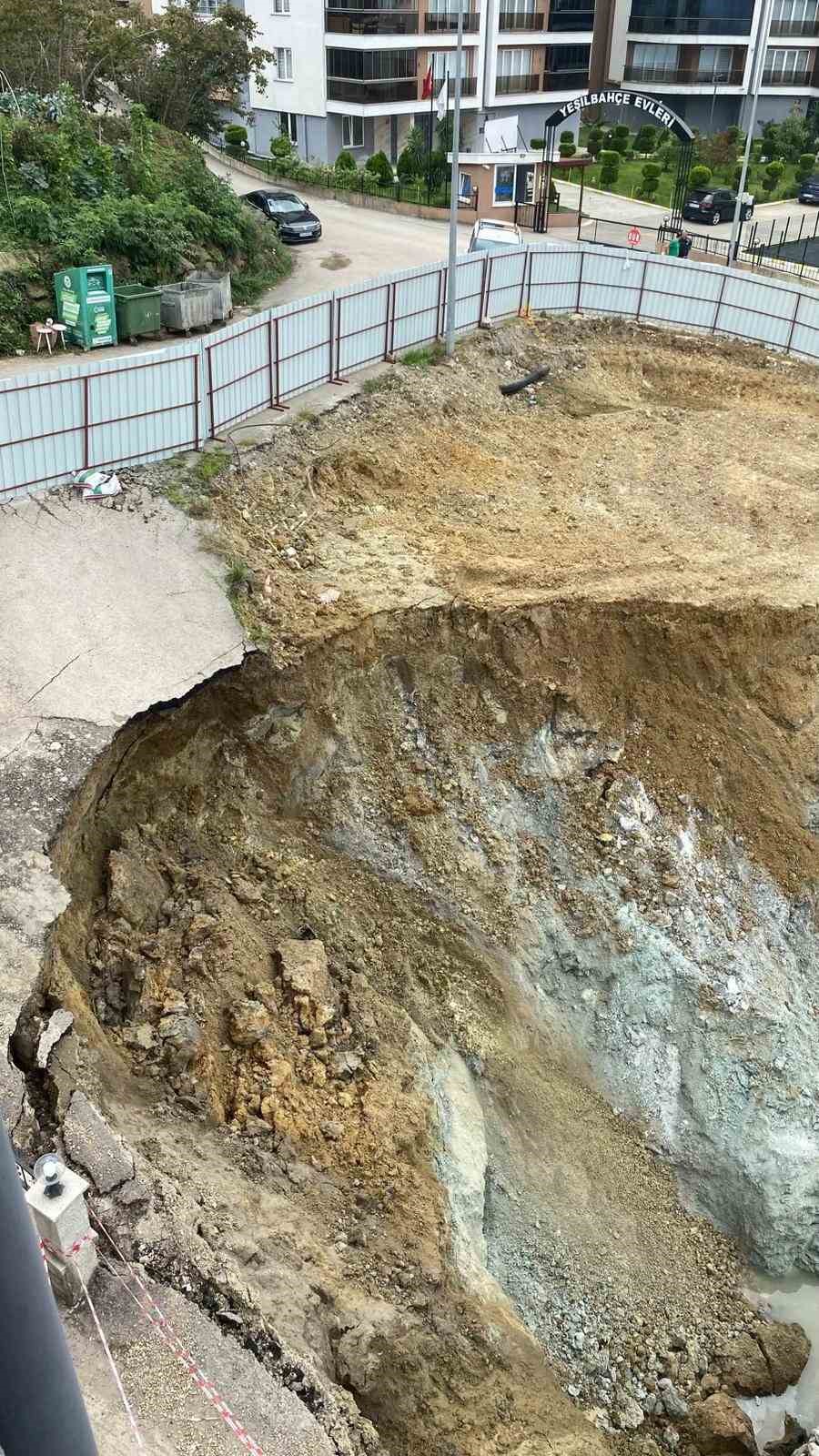 Giresun Belediyesi tarafından imara açılan yeşil alan site sakinlerini tehlikeye soktu
