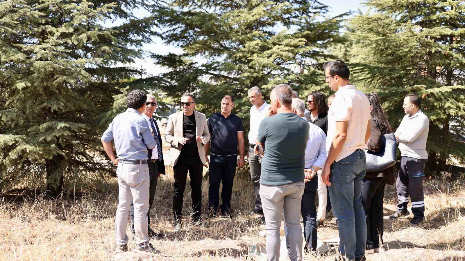 Ak&ccedil;adağ&rsquo;da yeni mezarlık alanı i&ccedil;in &ccedil;alışmalar başlatıldı
