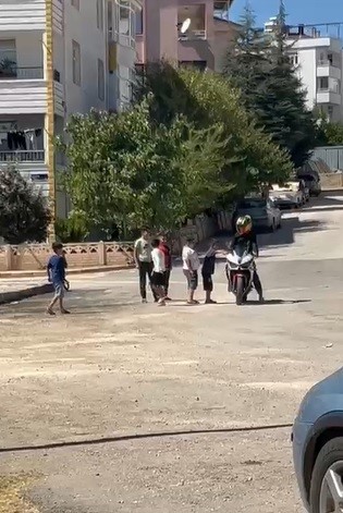 Elazığ’da motorcuyla çocukların renkli anları
