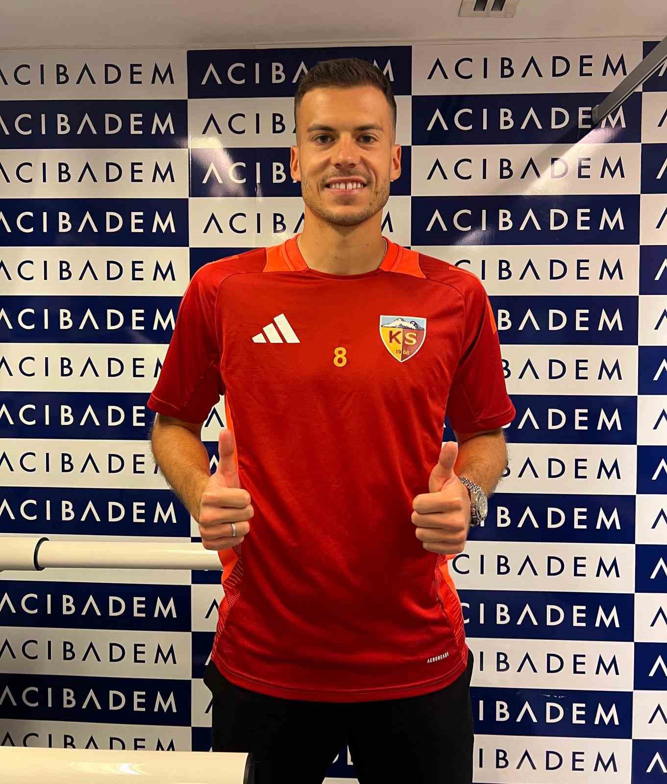 Kayserispor 13 futbolcu transfer etti
