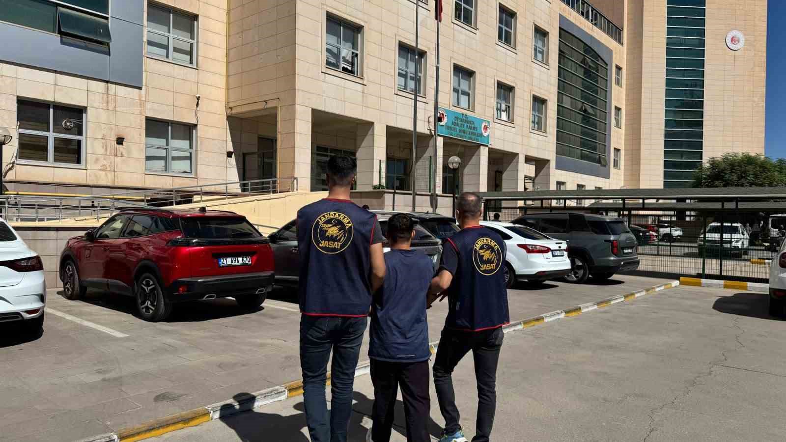 Diyarbakır’da haklarında kesinleşmiş hapis cezası bulunan 52 kişi yakalandı
