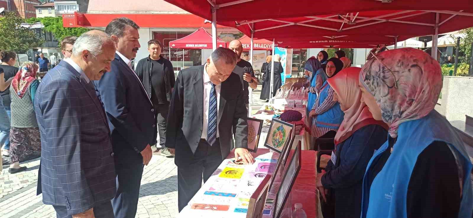 Diyanet Gençlik Merkezinden karma sergi