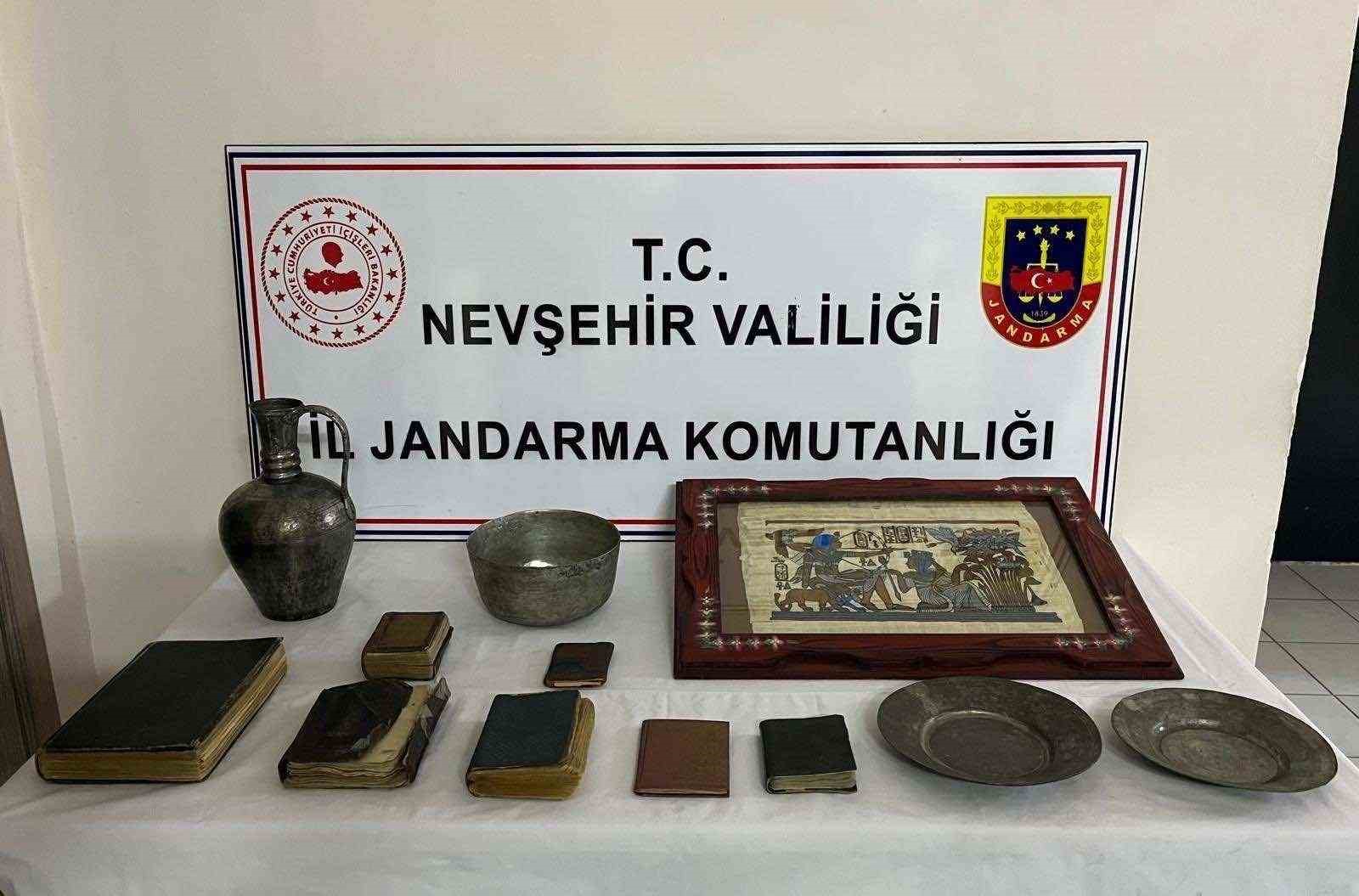 Nevşehir’de 12 parça tarihi eser ele geçirildi