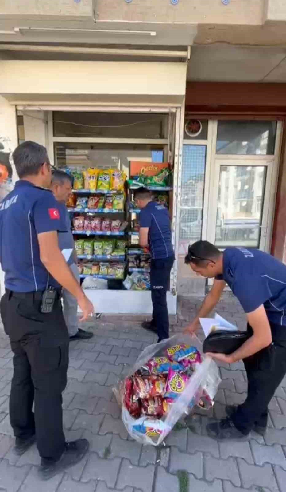 Sivas’ta son tüketim tarihi geçmiş cipslere el konuldu