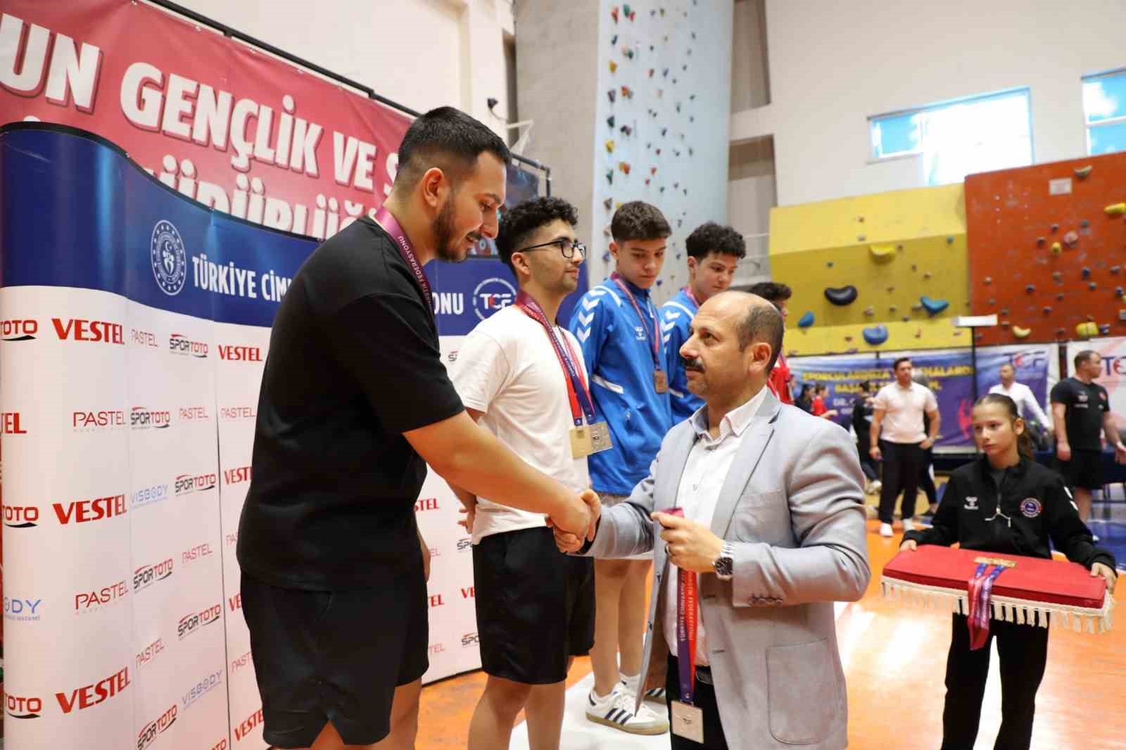 Trampolin Cimnastik Kul&uuml;pler Arası T&uuml;rkiye Şampiyonası sona erdi
