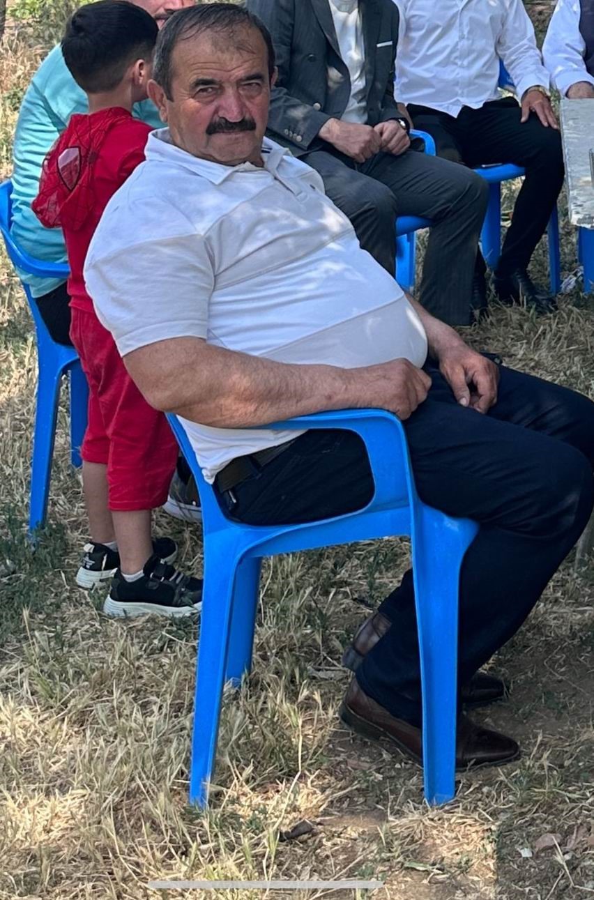 Batman&rsquo;da saldırıda yaşamını yitiren aile, yoğun g&uuml;venlik &ouml;nlemleri altında toprağa verildi
