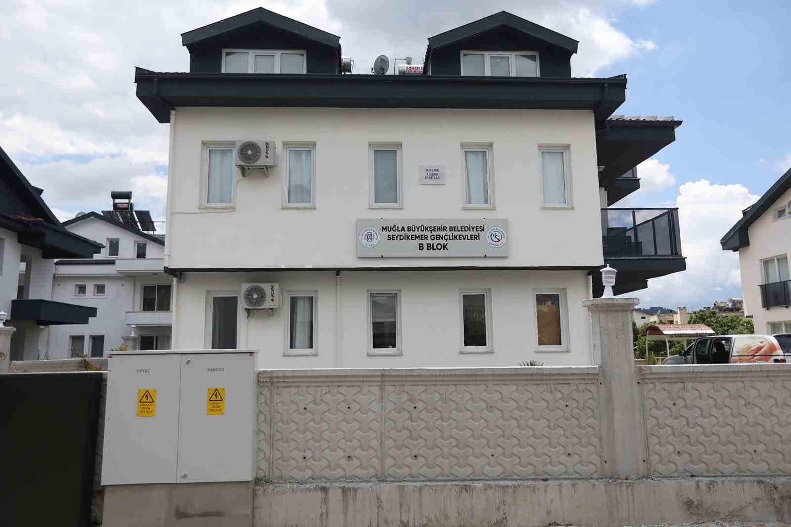 &Ouml;ğrencilerin Seydikemer&rsquo;deki g&uuml;venli evi

