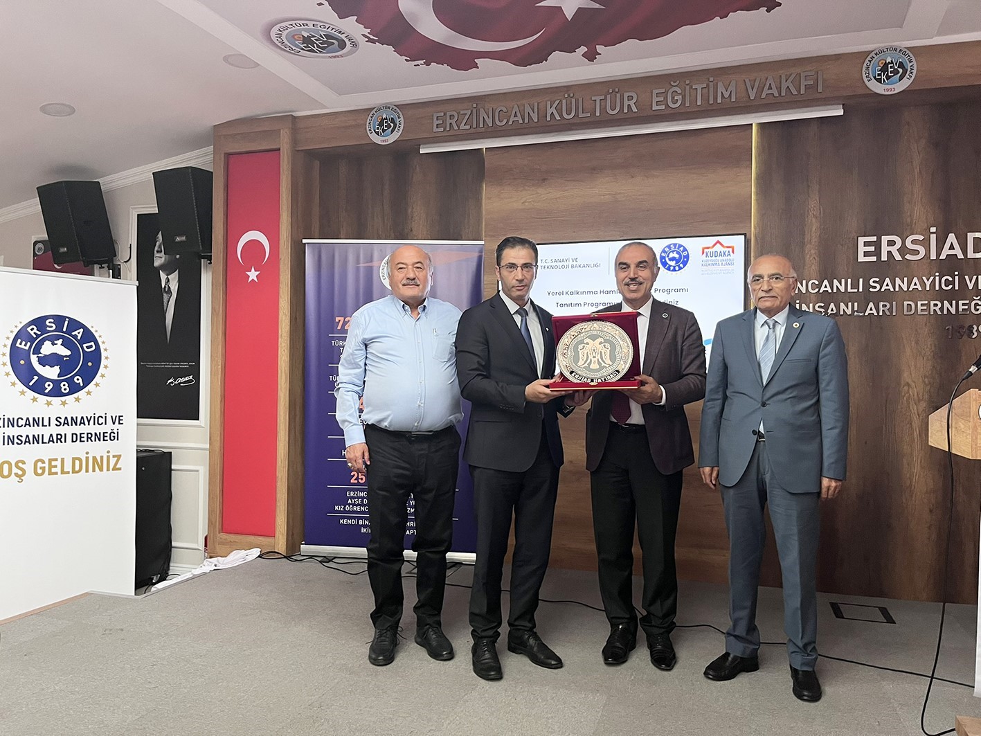 Yerel Kalkınma Hamlesi Teşvik Programı ve Erzincan İ&ccedil;in &Ouml;ng&ouml;r&uuml;len Yatırım Konuları İstanbul&rsquo;da tanıtıldı
