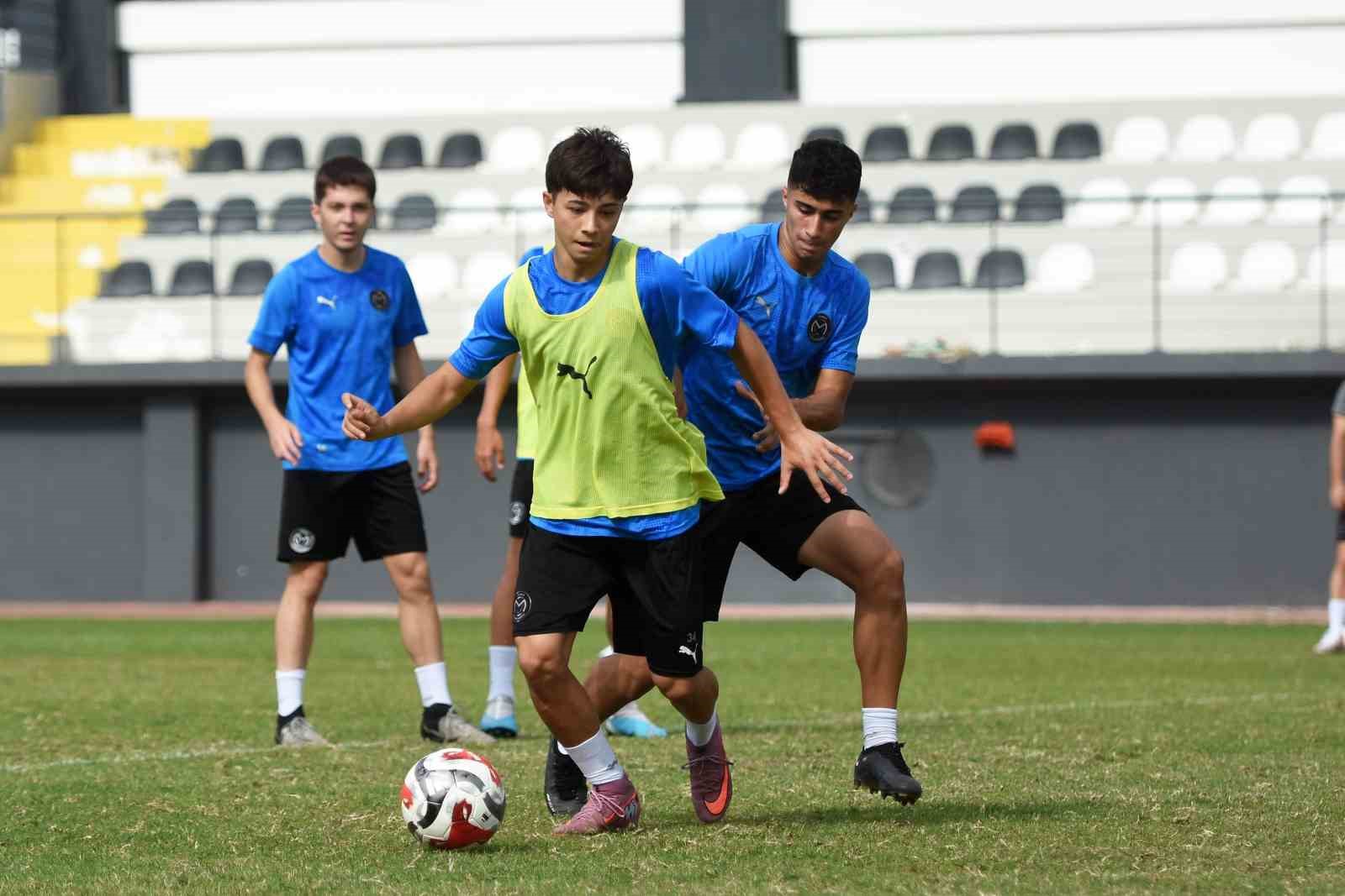 Manisa FK, kupa ma&ccedil;ı hazırlıklarını tamamladı
