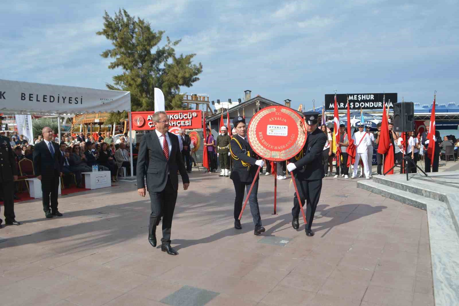 Ayvalık&rsquo;ın d&uuml;şman işgalinden kurtuluşunun 103. Yıl d&ouml;n&uuml;m&uuml; coşkuyla kutlandı
