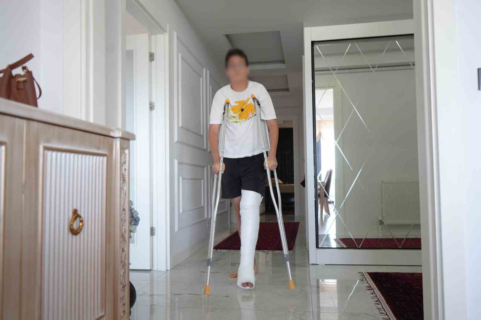 Özel okulda ’akran şiddeti’ iddiası: Öğrencinin ayağı kırıldı