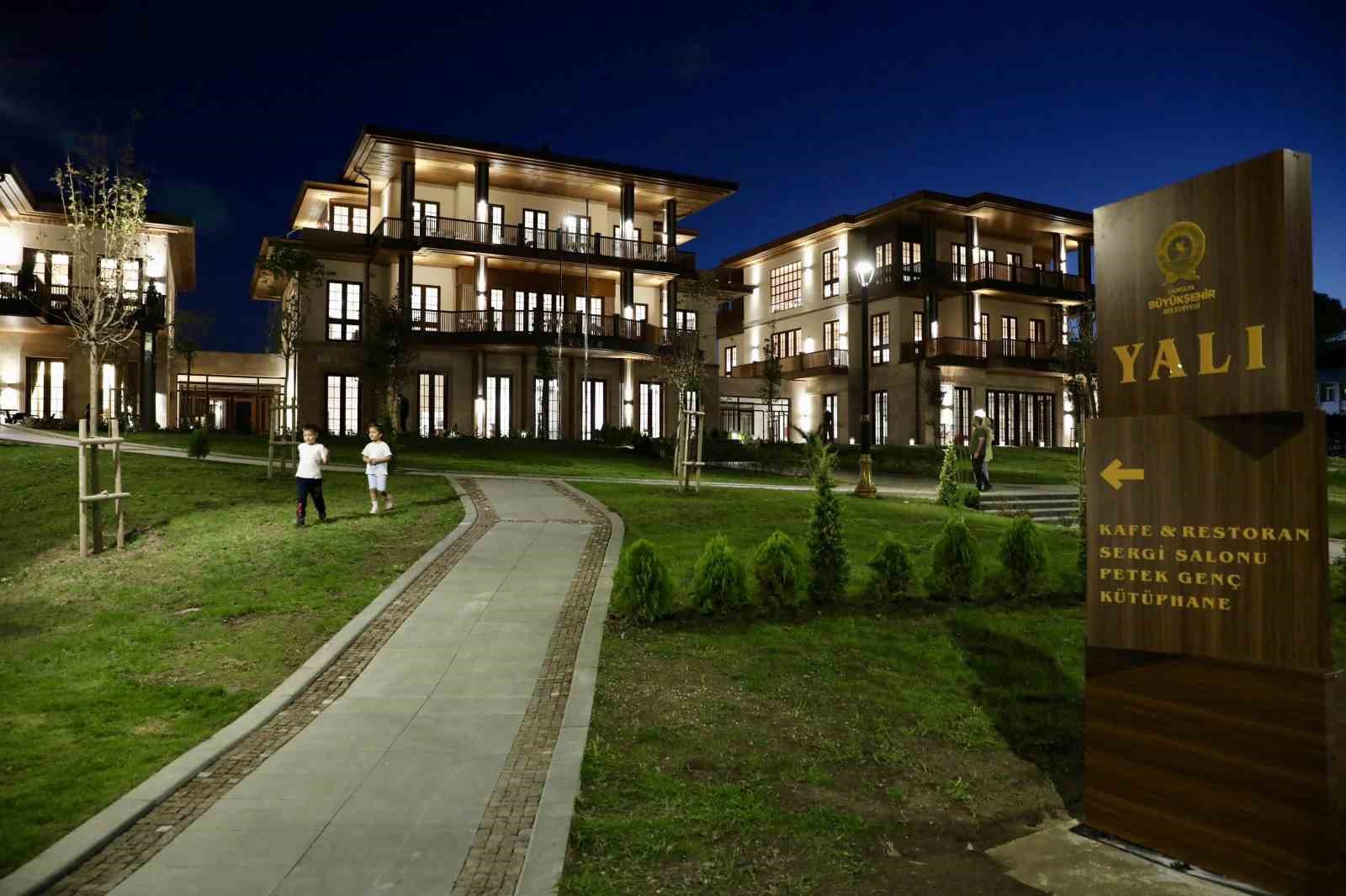 Atakum sahiline yeni nefes: "Yalı" hizmete açıldı