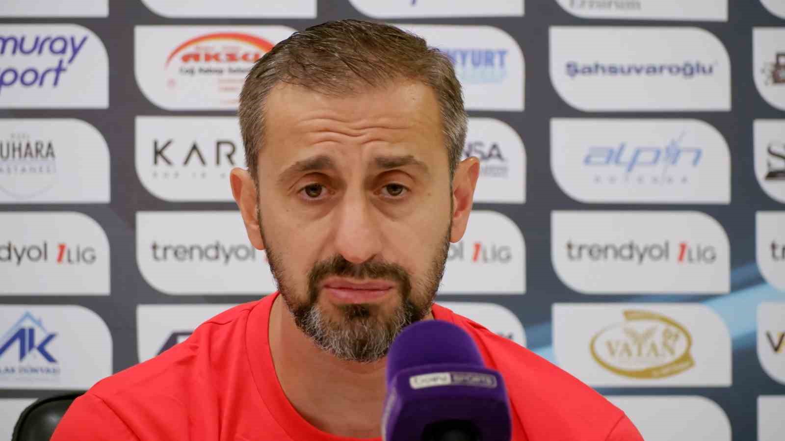 Serkan Özbalta: "Tempoyu yükseltmek isteyen bir takımız"
